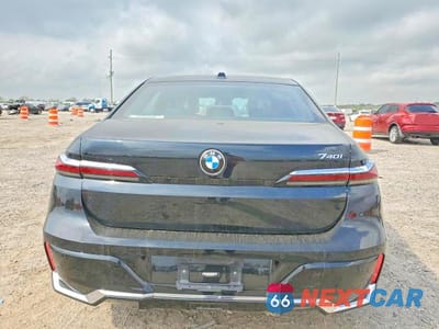 Zdjęcie 6 z 12 samochodu: 2023 BMW 740 I VIN:WBA23EH00PCM21708 - miniatura