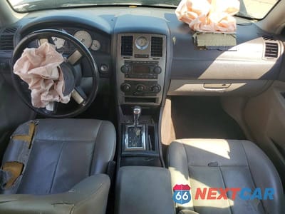 Zdjęcie 8 z 13 samochodu: 2006 CHRYSLER 300 TOURING VIN:2C3KA53G36H480913 - miniatura