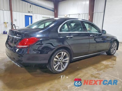 Trzecie zdjęcie samochodu z tyłu: 2019 MERCEDES-BENZ C 300 4MATIC VIN:55SWF8EB7KU290063 - miniatura