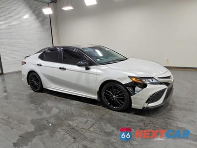 Czwarte zdjęcie samochodu z boku: 2022 TOYOTA CAMRY XSE VIN:4T1K31AK9NU596775 - miniatura