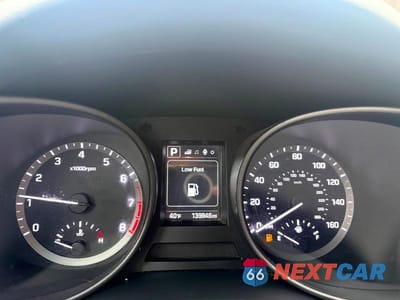 Zdjęcie 8 z 10 samochodu: 2017 HYUNDAI SANTA FE SPORT 2.4L VIN:5XYZTDLB2HG440116 - miniatura