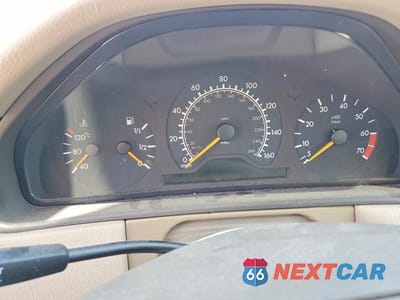 Zdjęcie 9 z 12 samochodu: 1999 MERCEDES-BENZ E 320 4MATIC VIN:WDBJF82H0XX022598 - miniatura