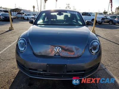 Piąte zdjęcie samochodu w środku: 2016 VOLKSWAGEN BEETLE SE VIN:3VWJ07AT4GM633840 - miniatura