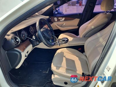 Zdjęcie 7 z 12 samochodu: 2017 MERCEDES-BENZ E 300 4MATIC VIN:WDDZF4KB7HA036193 - miniatura