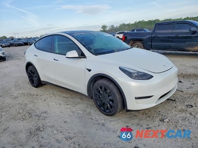 Czwarte zdjęcie samochodu z boku: 2023 TESLA MODEL Y VIN:7SAYGDEE3PF692795 - miniatura