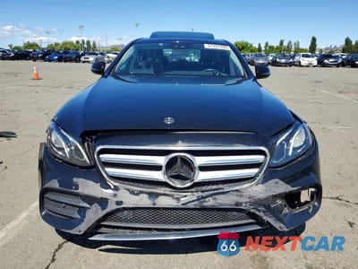Piąte zdjęcie samochodu w środku: 2018 MERCEDES-BENZ E 300 VIN:WDDZF4JB4JA306729 - miniatura