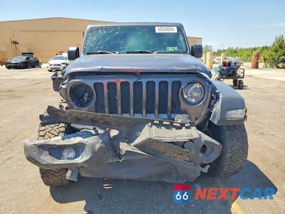 Piąte zdjęcie samochodu w środku: 2018 JEEP WRANGLER UNLIMITED SPORT VIN:1C4HJXDG4JW277460 - miniatura