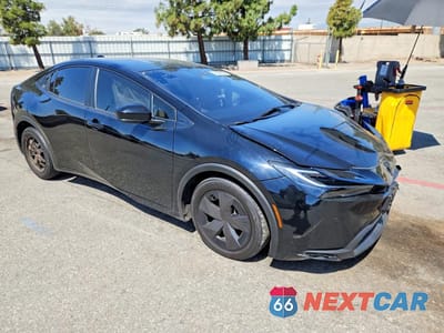 Czwarte zdjęcie samochodu z boku: 2024 TOYOTA PRIUS LE VIN:JTDACAAU6R3031378 - miniatura