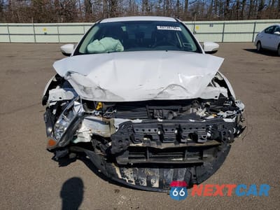 Piąte zdjęcie samochodu w środku: 2016 FORD FOCUS SE VIN:1FADP3F21GL388989 - miniatura