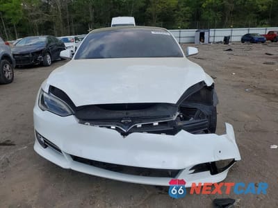 Piąte zdjęcie samochodu w środku: 2017 TESLA MODEL S VIN:5YJSA1E1XHF193428 - miniatura