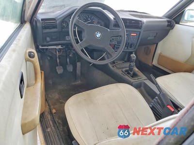 Zdjęcie 8 z 12 samochodu: 1989 BMW 325 I VIN:WBAAA1309K4204999 - miniatura