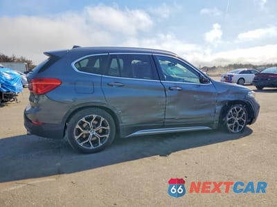 Trzecie zdjęcie samochodu z tyłu: 2021 BMW X1 XDRIVE28I VIN:WBXJG9C0XM5S84698 - miniatura