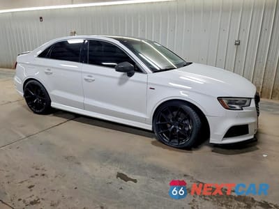 Czwarte zdjęcie samochodu z boku: 2018 AUDI A3 PREMIUM PLUS VIN:WAUJ8GFF9J1060563 - miniatura