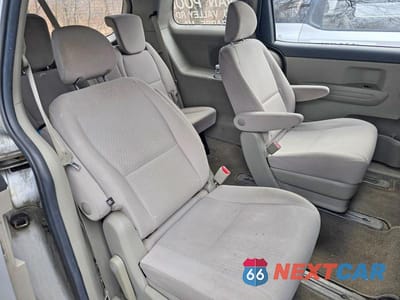 Zdjęcie 6 z 10 samochodu: 2018 KIA SEDONA L VIN:KNDMA5C17J6400720 - miniatura