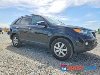 Czwarte zdjęcie samochodu z boku: 2013 KIA SORENTO LX VIN:5XYKT3A66DG423427 - miniatura