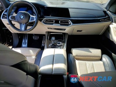 Zdjęcie 8 z 13 samochodu: 2019 BMW X7 XDRIVE40I VIN:5UXCW2C51KLB43654 - miniatura