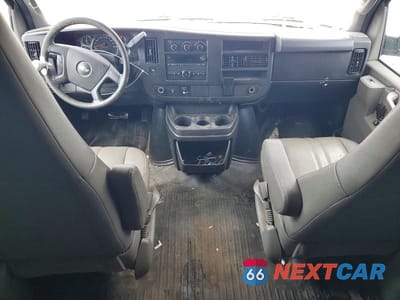 Zdjęcie 8 z 13 samochodu: 2017 CHEV EXPRESS G3500 VIN:1GCZGGFF7H1266970 - miniatura