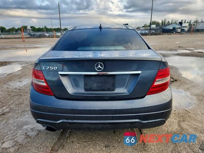 Zdjęcie 6 z 11 samochodu: 2013 MERCEDES-BENZ C 250 VIN:WDDGJ4HB9DG059818 - miniatura