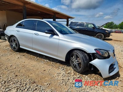 Czwarte zdjęcie samochodu z boku: 2020 MERCEDES-BENZ E 350 VIN:WDDZF8DB2LA707170 - miniatura