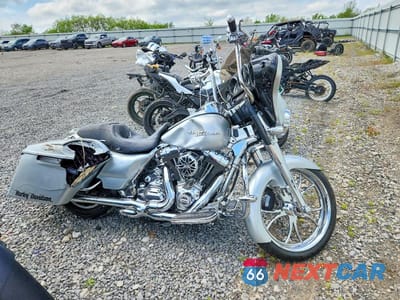 2010 HARLEY-DAVIDSON FLHX 1HD1KB417AB601049 - główne zdjęcie licytacji z USA - miniatura