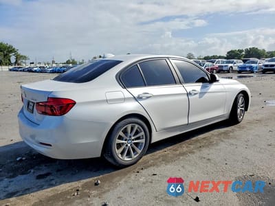 Trzecie zdjęcie samochodu z tyłu: 2016 BMW 320 XI VIN:WBA8E5G53GNT40210 - miniatura