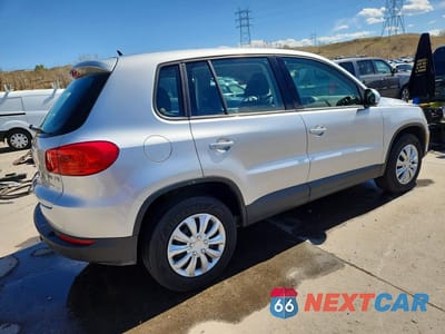 Trzecie zdjęcie samochodu z tyłu: 2014 VOLKSWAGEN TIGUAN S VIN:WVGCV3AX0EW560516 - miniatura