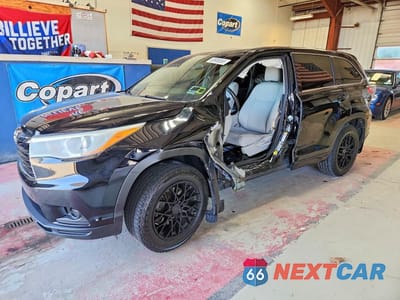 2015 TOYOTA HIGHLANDER LE 5TDBKRFH5FS143018 - główne zdjęcie licytacji z USA - miniatura