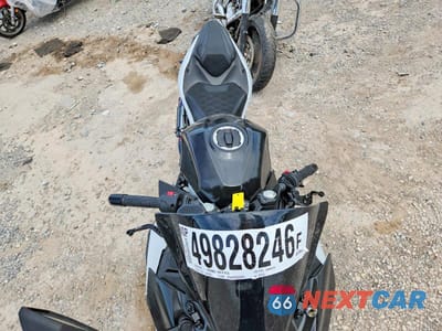 Piąte zdjęcie samochodu w środku: 2025 KAWASAKI EX500 H VIN:ML5EXGH11SDA40782 - miniatura