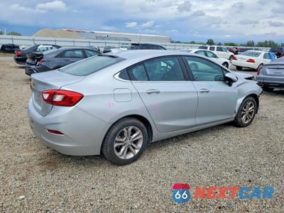 Trzecie zdjęcie samochodu z tyłu: 2019 CHEVROLET CRUZE LT VIN:1G1BE5SM1K7114406 - miniatura