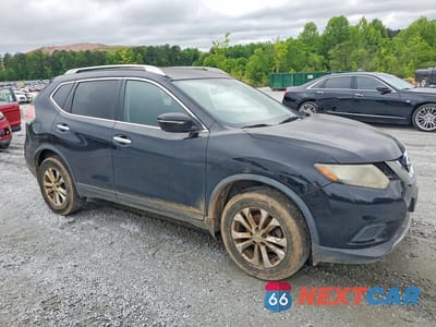 Czwarte zdjęcie samochodu z boku: 2015 NISSAN ROGUE SV VIN:KNMAT2MT2FP550084 - miniatura