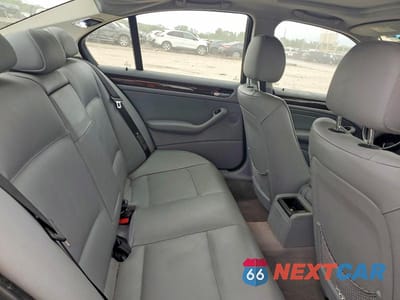 Zdjęcie 10 z 12 samochodu: 2004 BMW 325XI VIN:WBAEU334X4PR10825 - miniatura
