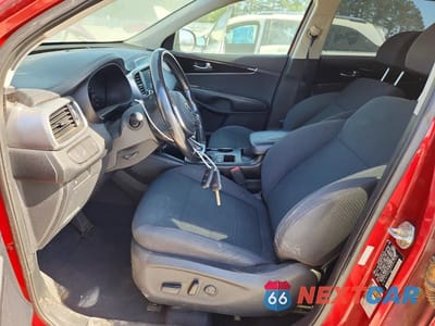 Zdjęcie 7 z 13 samochodu: 2019 KIA SORENTO S V6 VIN:5XYPG4A59KG591650 - miniatura