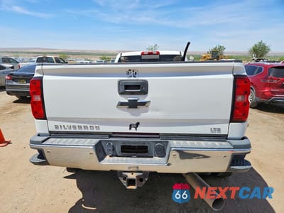 Zdjęcie 6 z 12 samochodu: 2016 CHEVROLET SILVERADO K3500 LTZ VIN:1GC4K0E86GF140295 - miniatura
