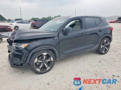 2022 VOLVO XC40 T5 MOMENTUM YV4162UK3N2744176 - główne zdjęcie licytacji z USA - miniatura