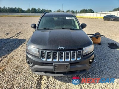 Piąte zdjęcie samochodu w środku: 2016 JEEP COMPASS LATITUDE VIN:1C4NJCEA2GD769267 - miniatura