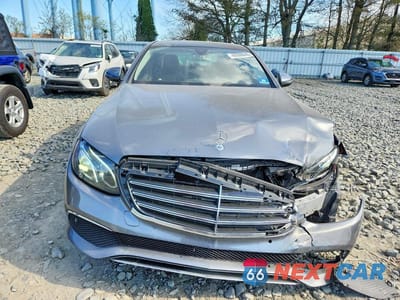 Piąte zdjęcie samochodu w środku: 2017 MERCEDES-BENZ E 300 4MATIC VIN:WDDZF4KB7HA131109 - miniatura
