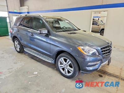 Czwarte zdjęcie samochodu z boku: 2015 MERCEDES-BENZ ML 350 4MATIC VIN:4JGDA5HB1FA596963 - miniatura
