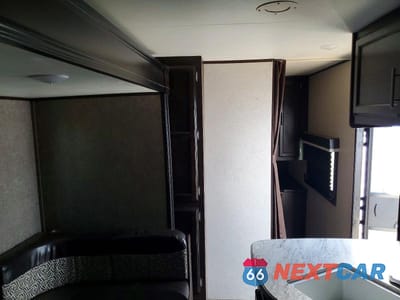 Piąte zdjęcie samochodu w środku: 2019 JAYCO CAMPER VIN:1UJBJ0BR1K17S0678 - miniatura