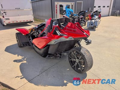 Trzecie zdjęcie samochodu z tyłu: 2015 POLARIS SLINGSHOT SL VIN:57XAAPFA7F5100531 - miniatura
