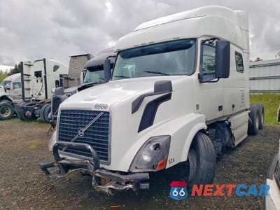 Drugie zdjęcie samochodu z przodu: 2015 VOLVO VNL SEMI TRUCK VIN:4V4NC9EH5FN911604 - miniatura