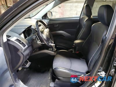 Zdjęcie 7 z 13 samochodu: 2010 MITSUBISHI OUTLANDER SE VIN:JA4AT3AW3AZ004597 - miniatura