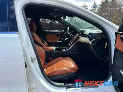 Piąte zdjęcie samochodu w środku: 2023 MERCEDES-BENZ C 300 VIN:W1KAF4GB3PR092539 - miniatura