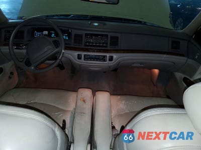 Zdjęcie 8 z 12 samochodu: 1997 LINCOLN TOWN CAR SIGNATURE VIN:1LNLM82W8VY655447 - miniatura