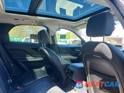 Zdjęcie 12 z 14 samochodu: 2017 JAGUAR F-PACE PRESTIGE VIN:SADCK2BVXHA491148 - miniatura
