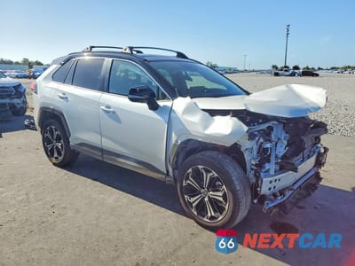Czwarte zdjęcie samochodu z boku: 2025 TOYOTA RAV4 PLUG-IN HYBRID XSE VIN:JTMFB3FV3SD249364 - miniatura