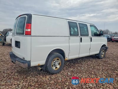 Trzecie zdjęcie samochodu z tyłu: 2015 CHEVROLET EXPRESS 2500 CARGO UTILITY / SERVIC VIN:1GCWGFCF5F1283006 - miniatura