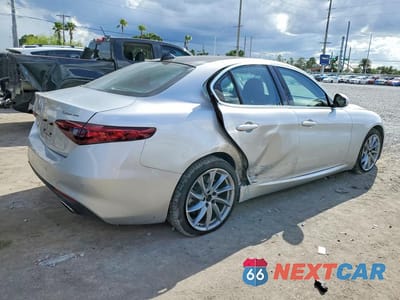 Trzecie zdjęcie samochodu z tyłu: 2021 ALFA ROMEO GIULIA SPORT VIN:ZARFAMAN0M7641922 - miniatura