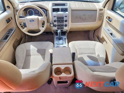 Zdjęcie 8 z 12 samochodu: 2008 FORD ESCAPE XLT VIN:1FMCU03168KD33367 - miniatura