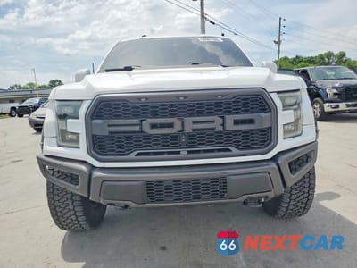 Piąte zdjęcie samochodu w środku: 2017 FORD F150 RAPTOR VIN:1FTFW1RG1HFC13529 - miniatura