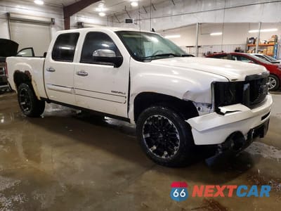 Czwarte zdjęcie samochodu z boku: 2011 GMC SIERRA K1500 DENALI VIN:3GTP2XE22BG160679 - miniatura
